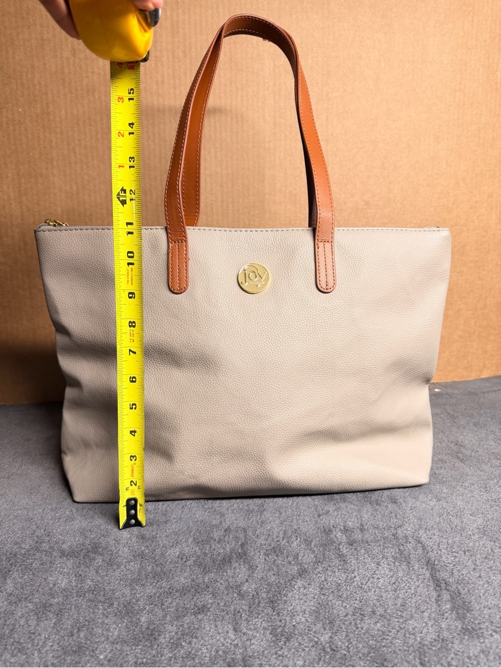 Joy Mangano Taupe Pebbled Leather Tote Bag Brown Handles Gold Logo - Picture 6 of 9